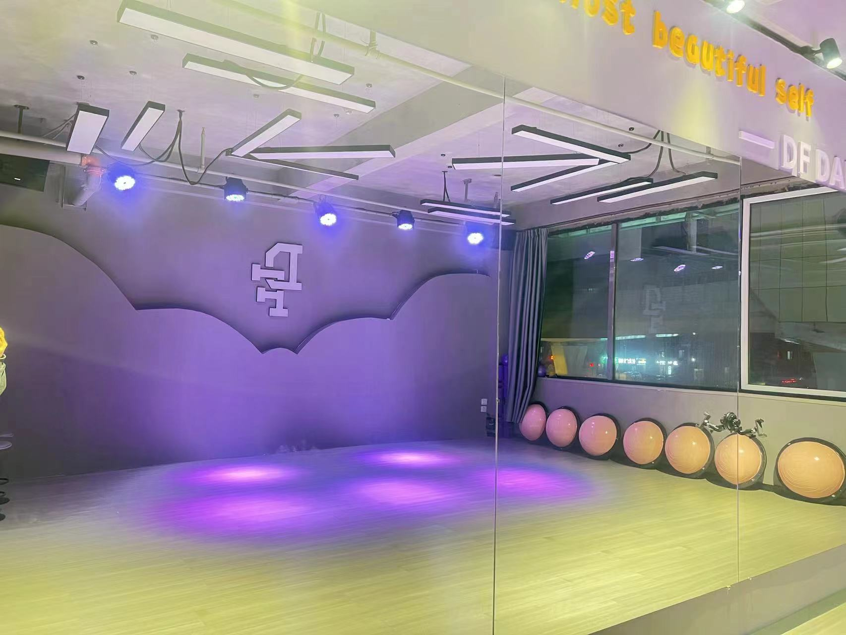 学校附近舞蹈工作室出兑转让