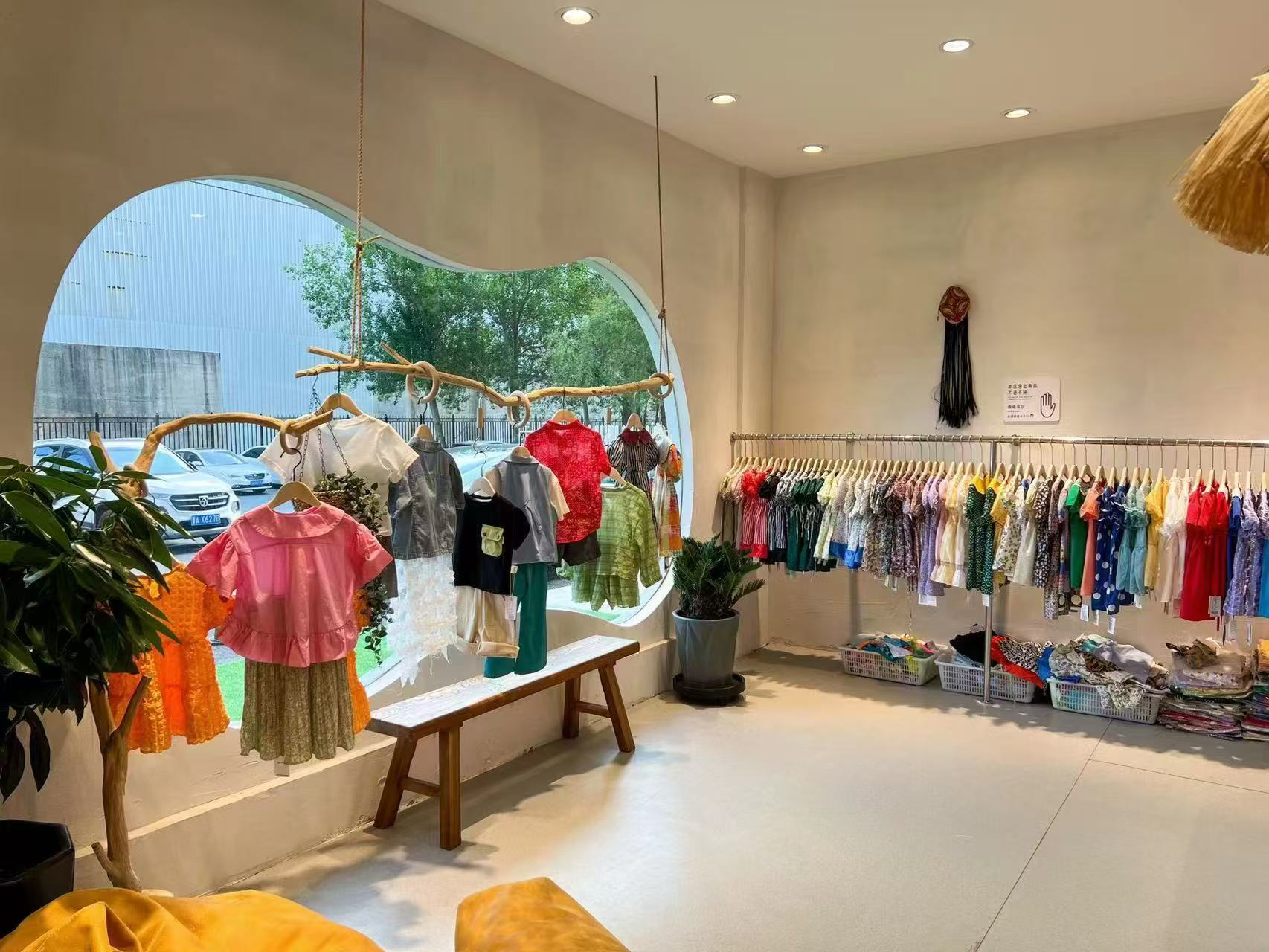 二道童装店出兑 店铺转让 可空兑