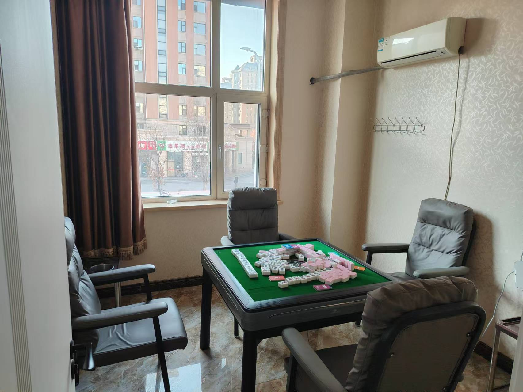 二道区乾安路金色八里城二期洗车行出兑 棋牌室出兑