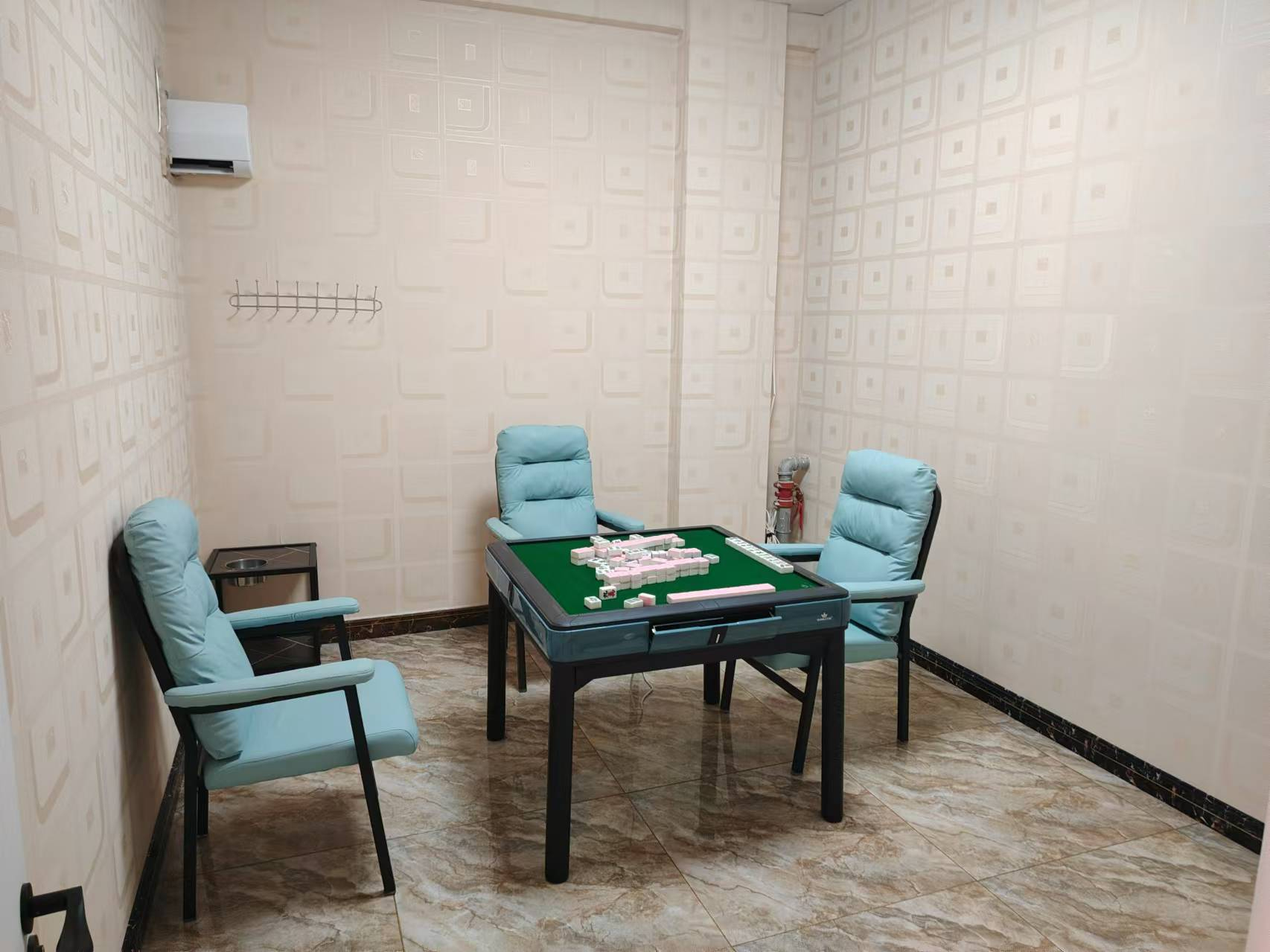 二道区乾安路金色八里城二期洗车行出兑 棋牌室出兑