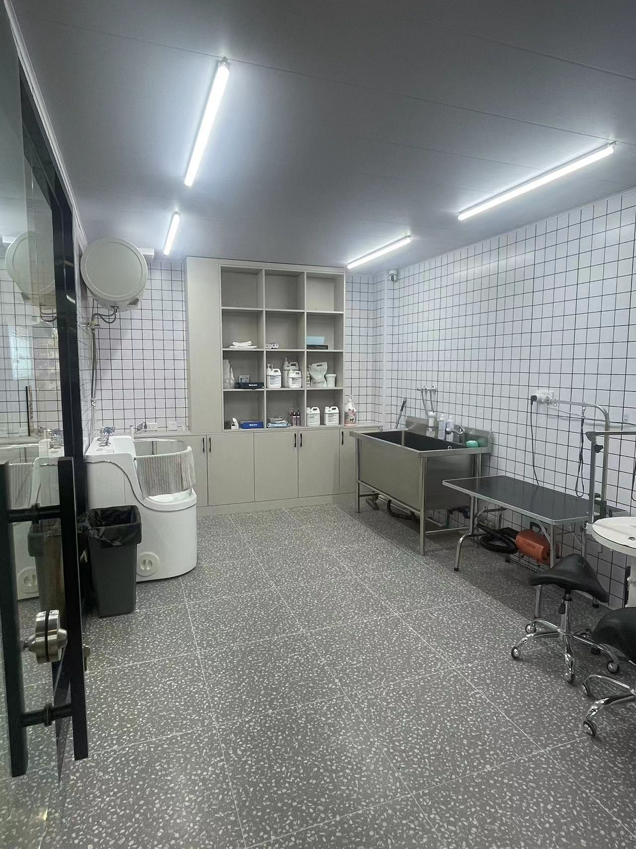 宠物店出兑，位置佳，客源稳定