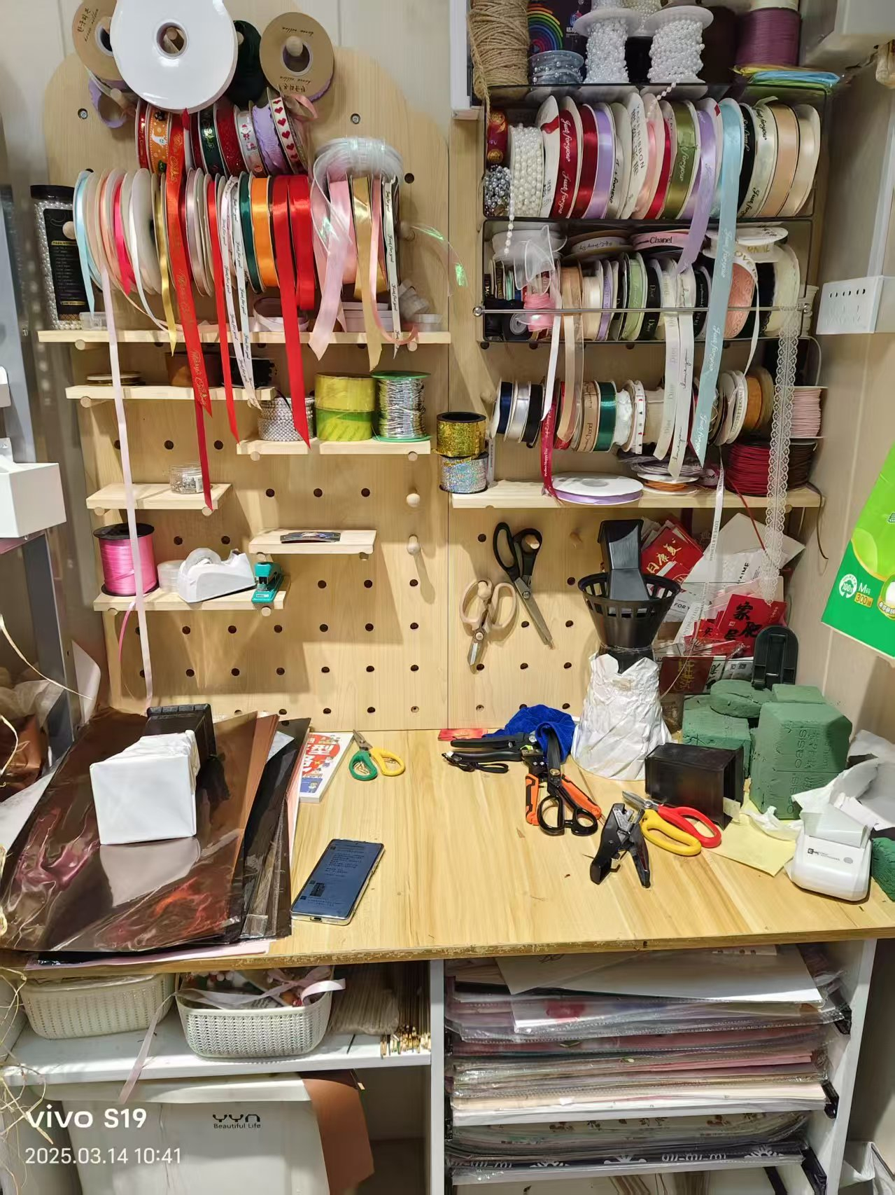 鲜花礼品店出兑转让，花店出兑，学校围绕，培训机构，单位，医院房费低