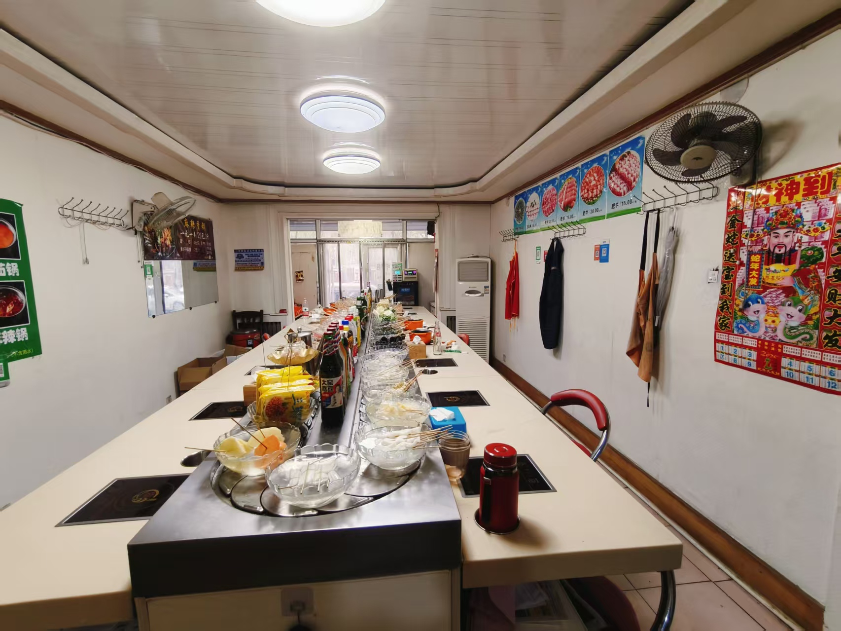 岭东路餐饮店 快餐店出兑转让，中小学围绕，居民密集，