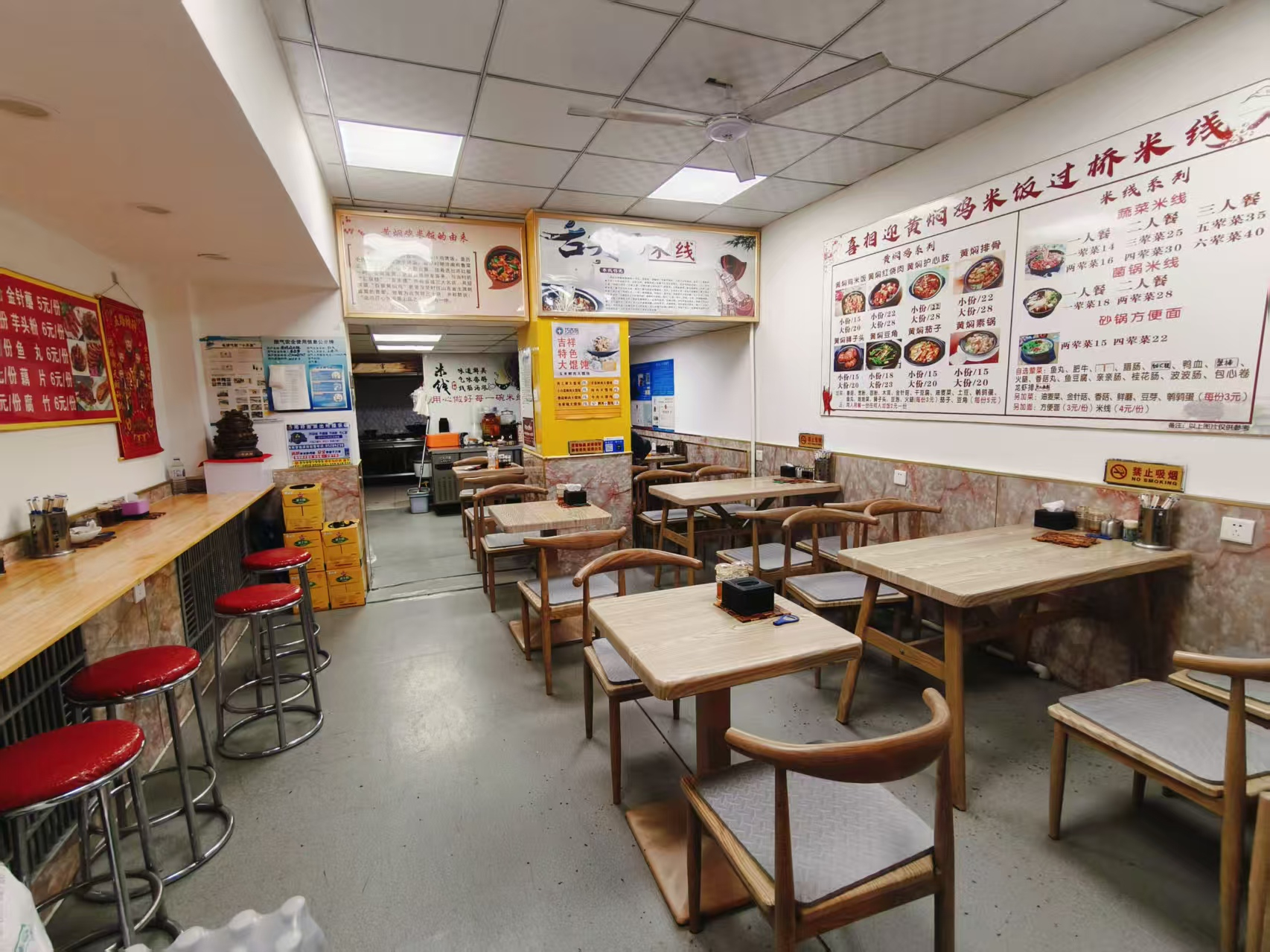 南关区黄焖鸡米饭快餐店出兑 餐饮店出兑转让