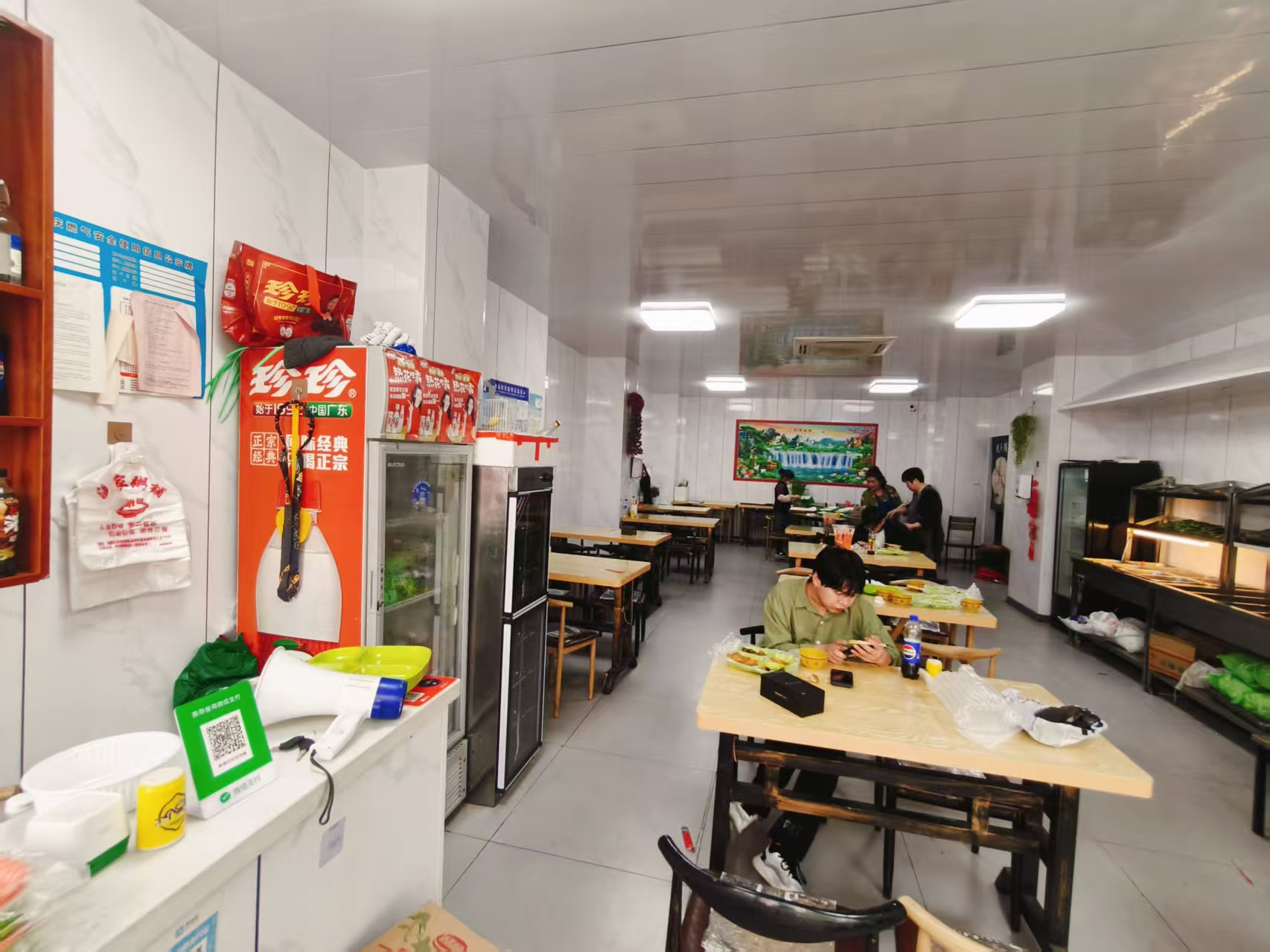 春郊胡同120平快餐店出兑转让 市场旁人流量大 可改项